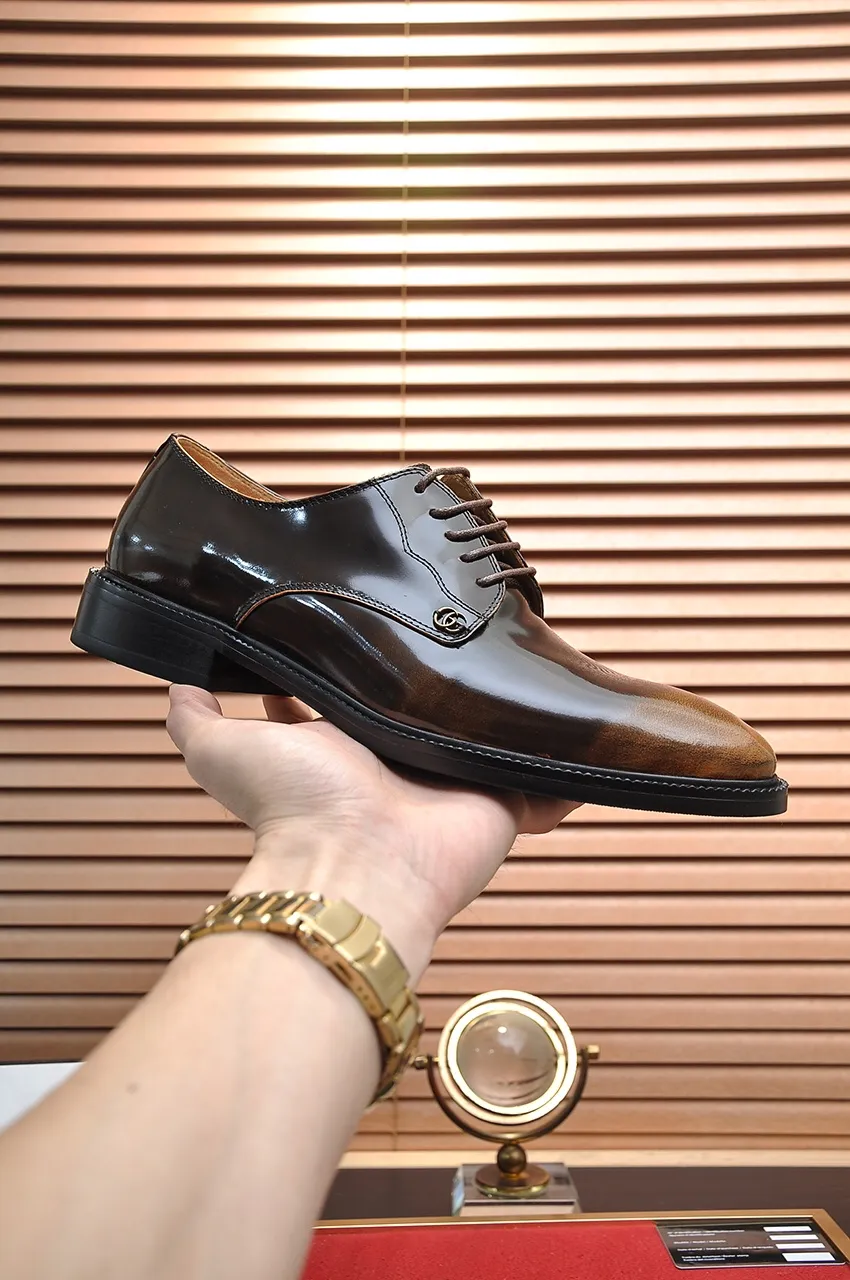 Men's shoes💰500💶Italy's top luxury men's shoe giant (GUCCI) (Gucci) (full cowhide lining) new arrival🍃Original European style🔰 Pleasant to the eye😍In order to make the shoes more durable and non-deformable🌀The production continues to follow traditional methods but there is still no lack of innovation💪Choose original sheepskin for the leather♻️ Smooth and natural And extra bright ⭐Made of imported cowhide, the first choice of rich people 38-45 (45 customized)